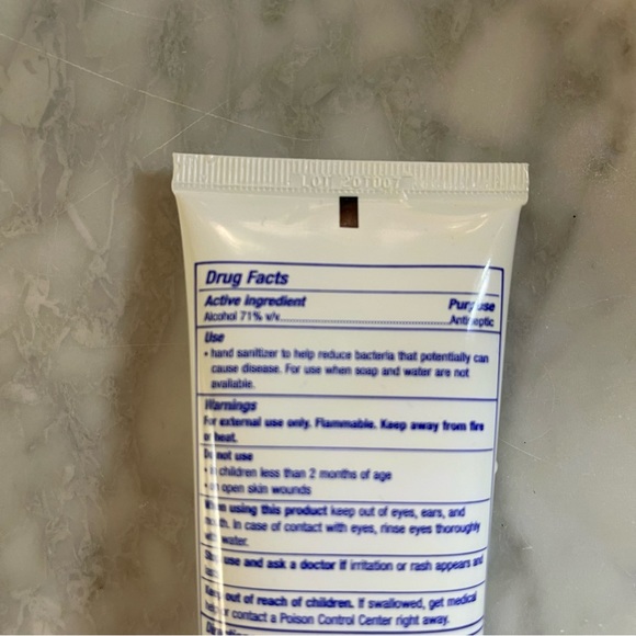 Kielh's hand sanitizer with Glycerin - new 4.0 FL / 120 ml - Picture 3 of 4